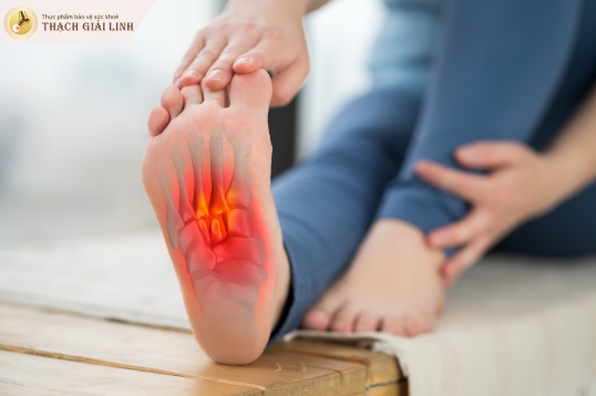 Dấu hiệu gout bàn chân: Nhận biết sớm để điều trị kịp thời