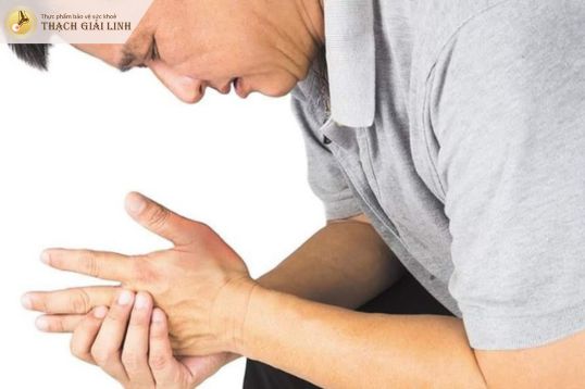 Người béo phì có nguy cơ cao bị gout ở ngón tay