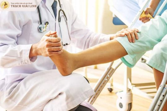 Khám sức khỏe định kỳ để kiểm tra tình trạng khớp