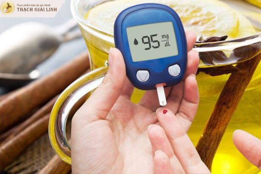 Rau cung cấp chất xơ hỗ trợ tiêu hóa và kiểm soát đường huyết