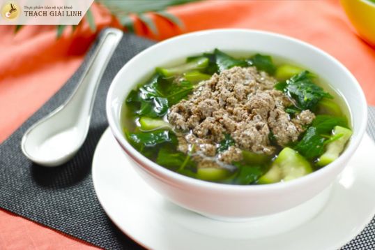 Người bệnh gout nên ưu tiên luộc, hấp hoặc nấu canh loãng